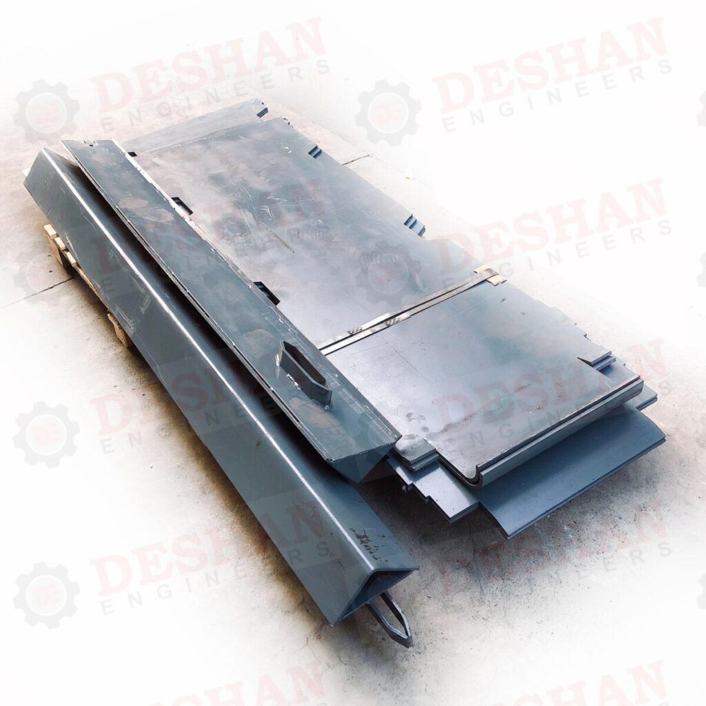 we are manufacturer of vogele paver conveyor chain protection chain guard